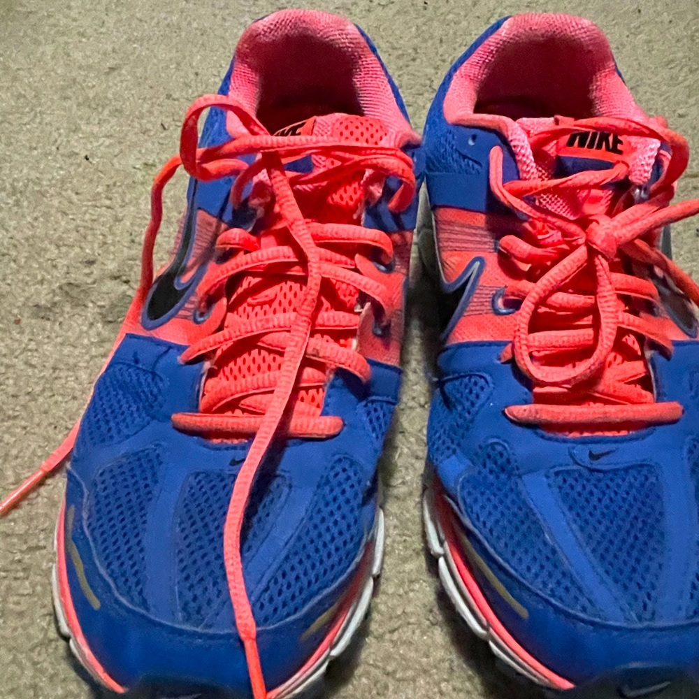 Nike size 9.5